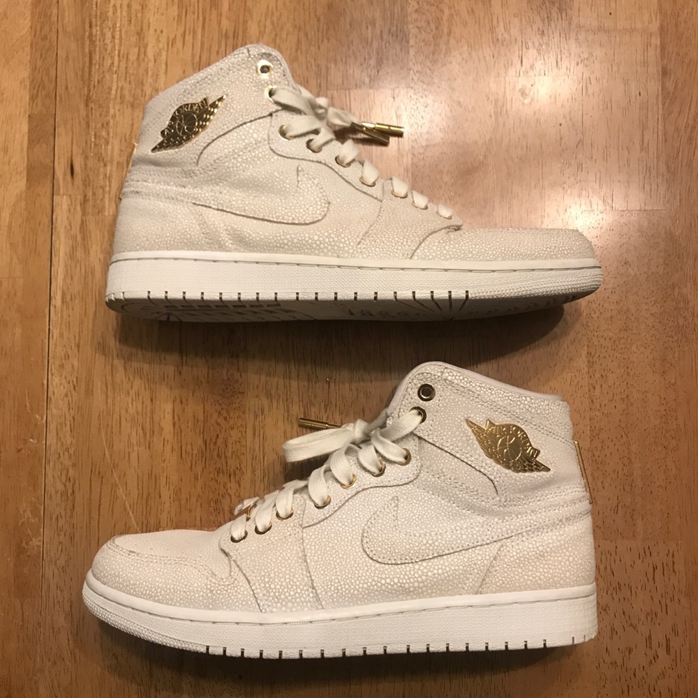 Jordan Retro 1 Stingray Leather “Best Offer”